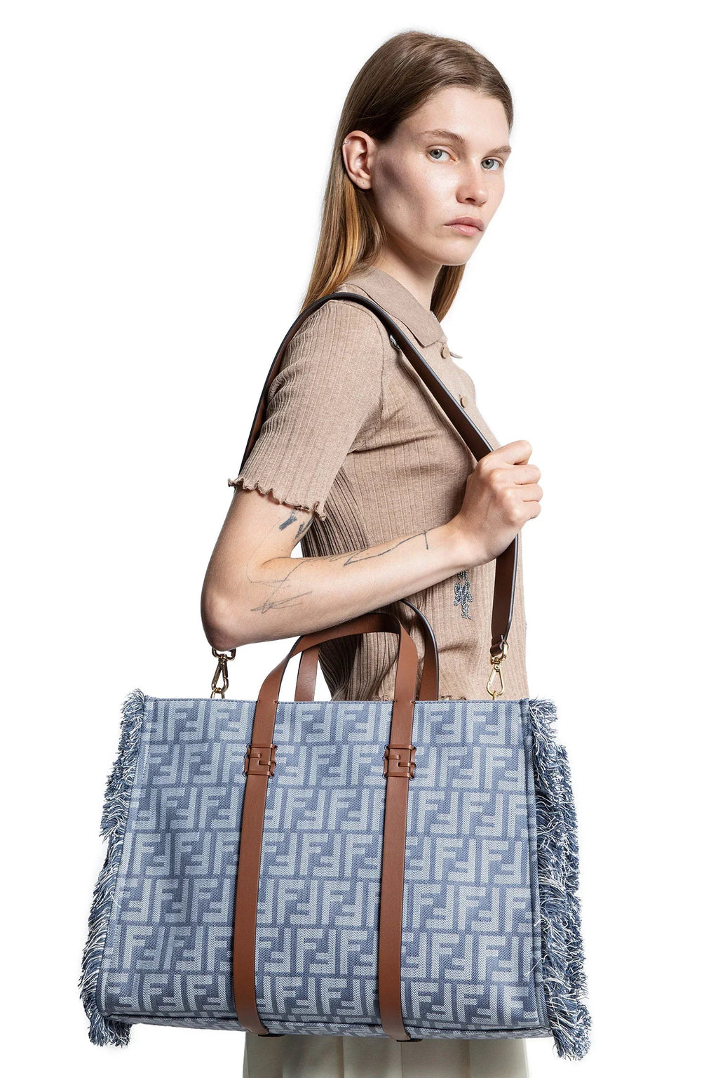 FENDI FF-logo frayed tote bag