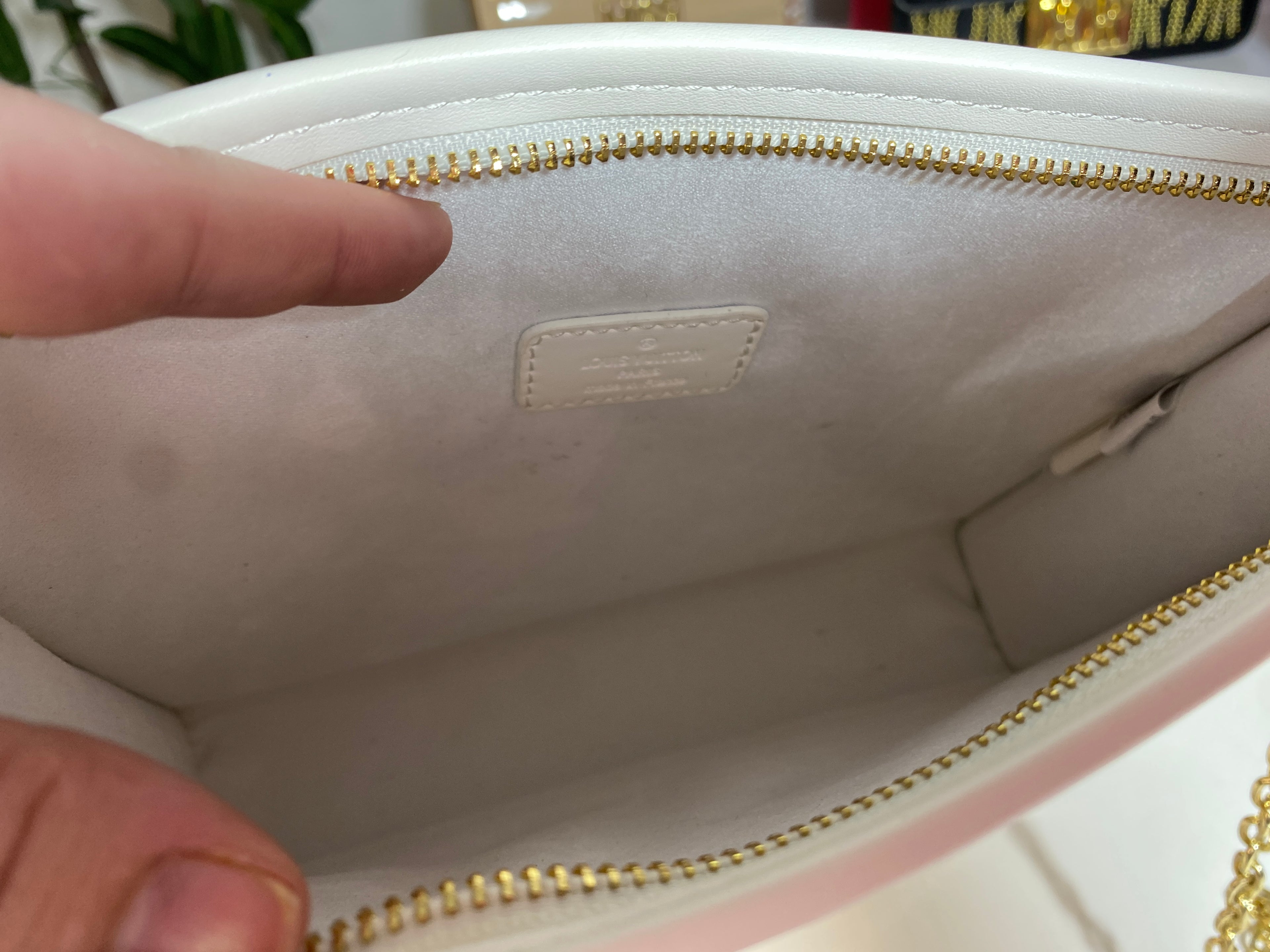 LV CLUTCH
