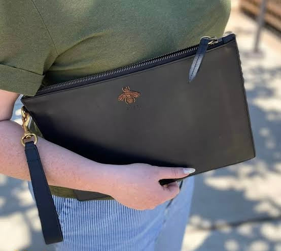 Gucci Bee Clutch in Black Leather