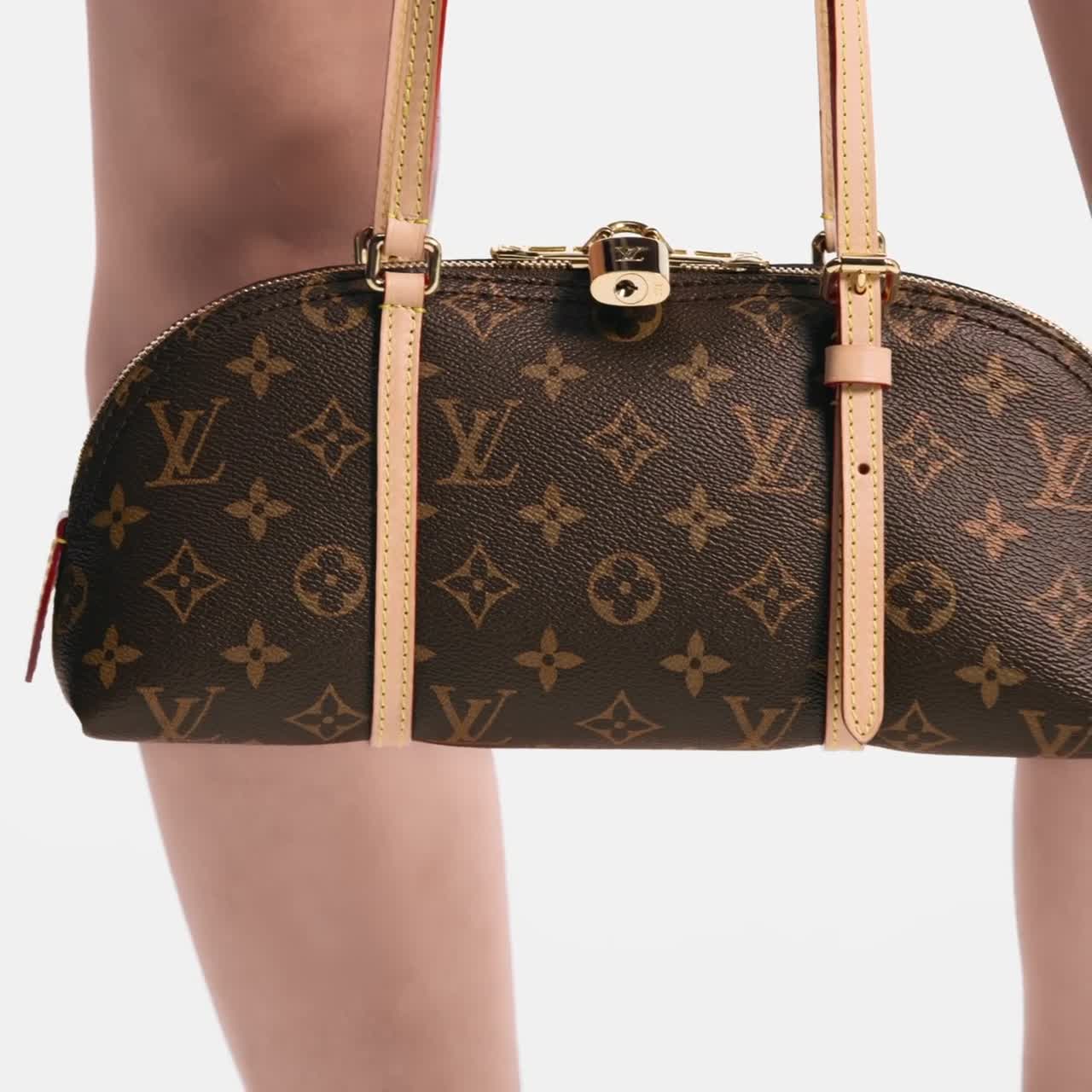 Louis Vuitton Squire East West Bag – M28953