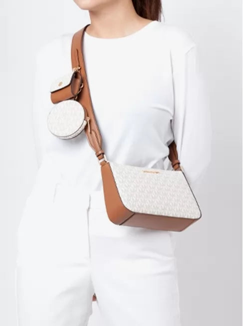 Michael Kors Jet Set Charm Medium Camera Bag