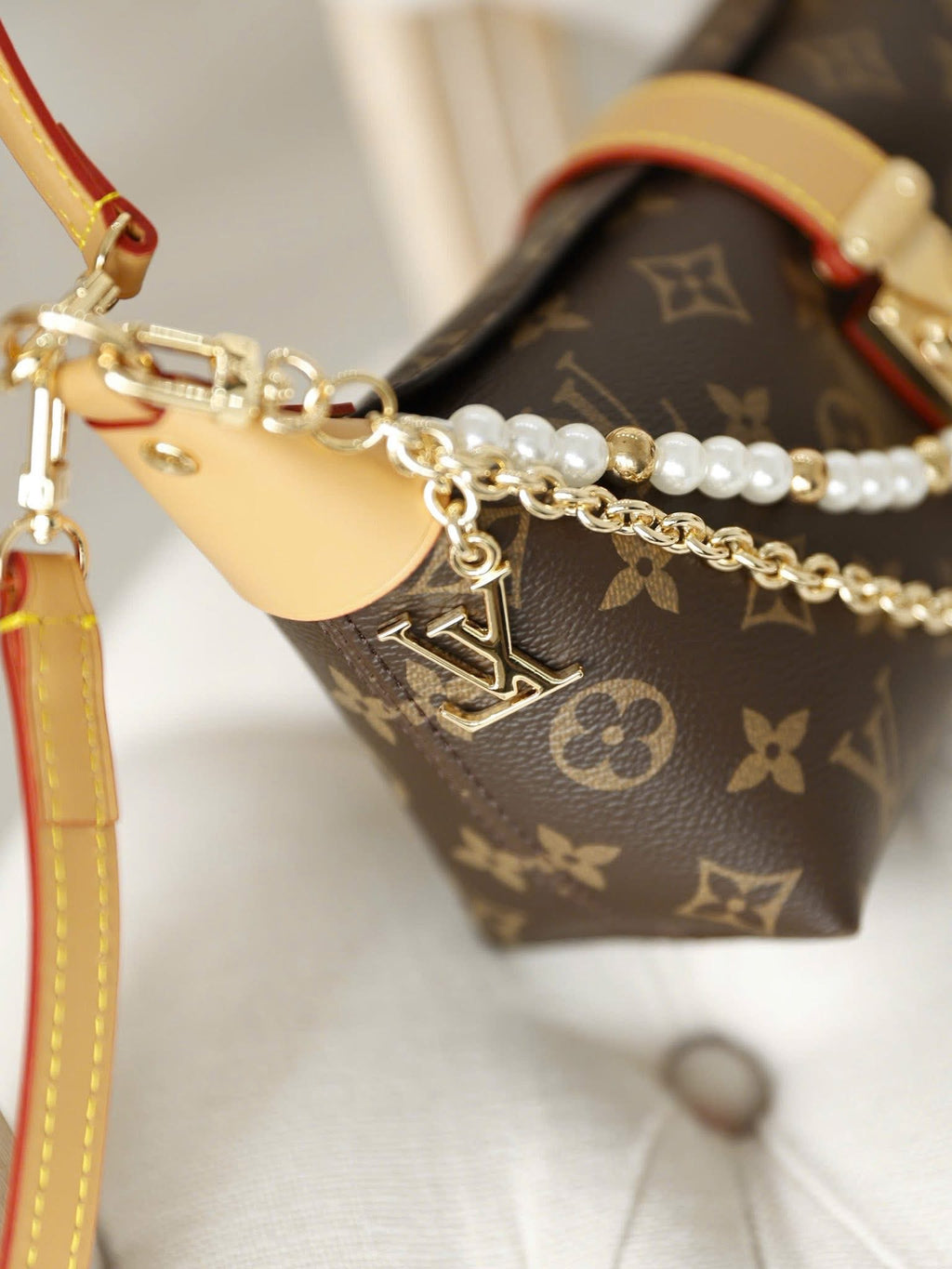 Louis Vuitton Pochette Métis Monogram