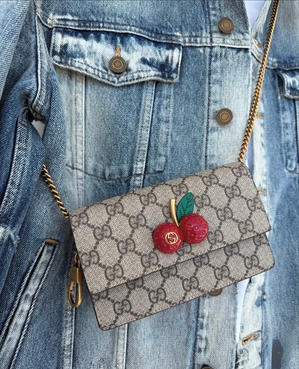 Gucci GG Supreme Cherry Chain Bag