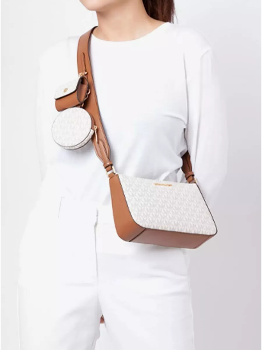 Michael Kors Jet Set Charm Medium Camera Bag