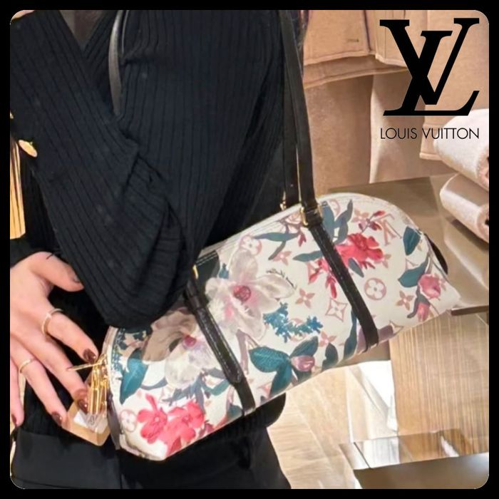 Louis Vuitton Squire East West Bag – M28953