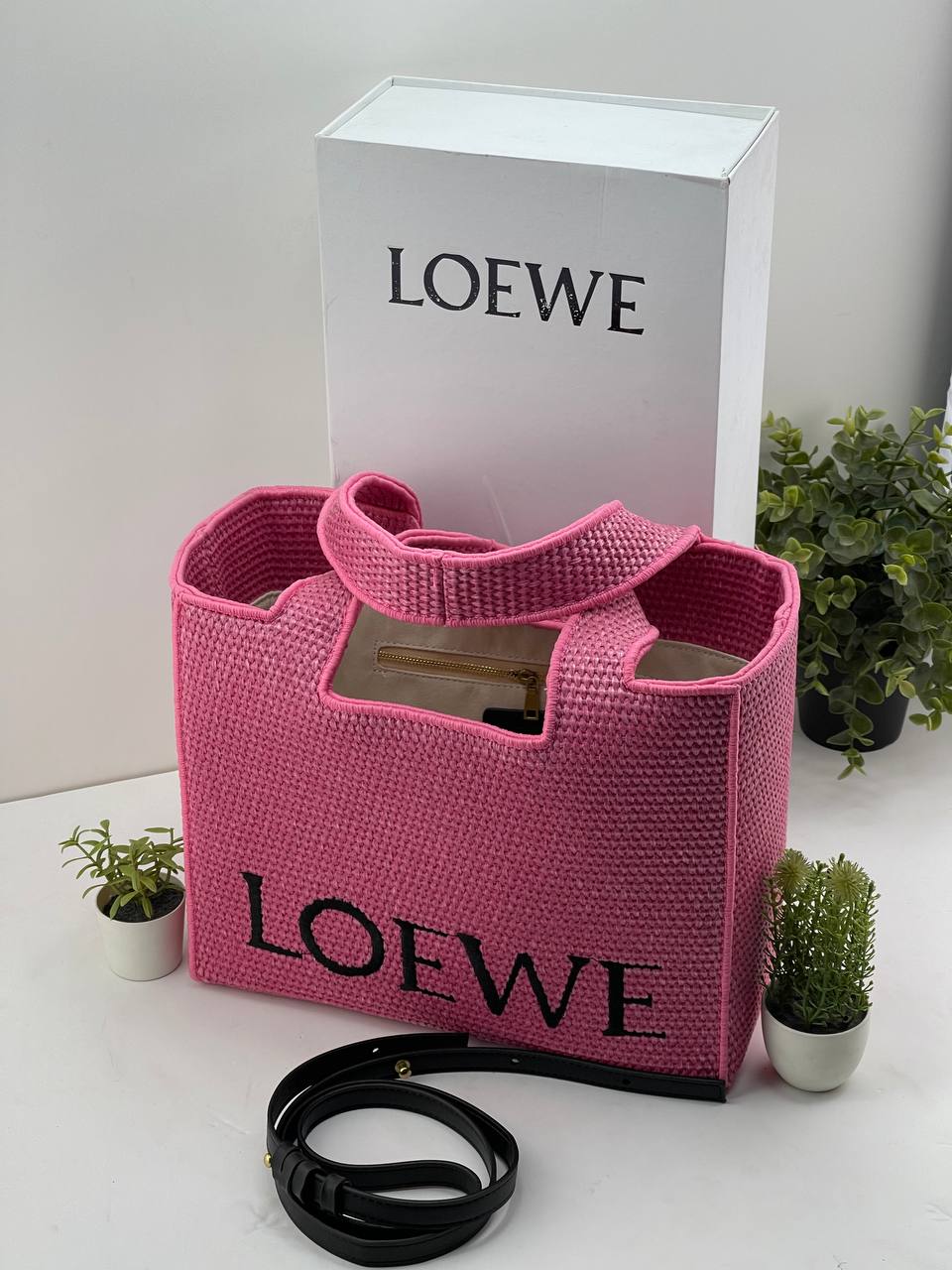 Loewe Standard A5 Tote in Raffia