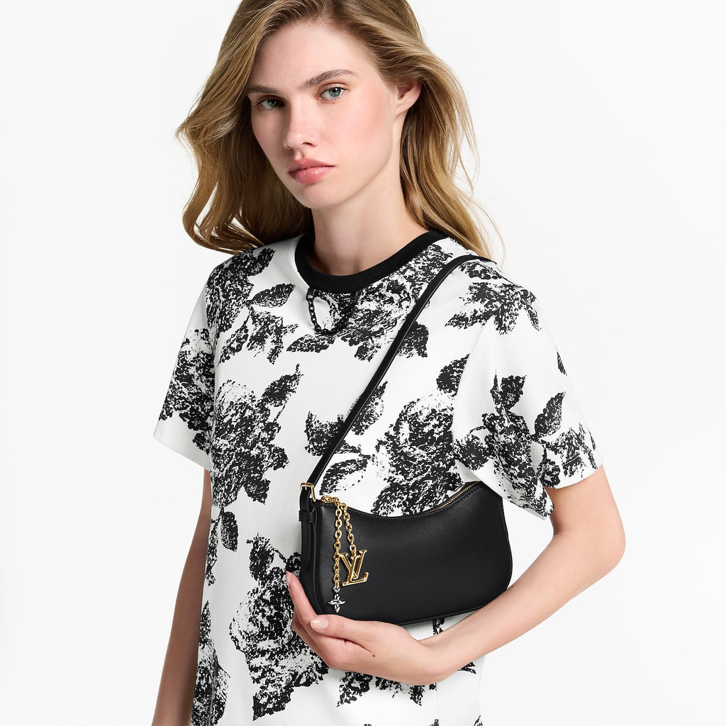 Louis Vuitton Pochette LV Bloom