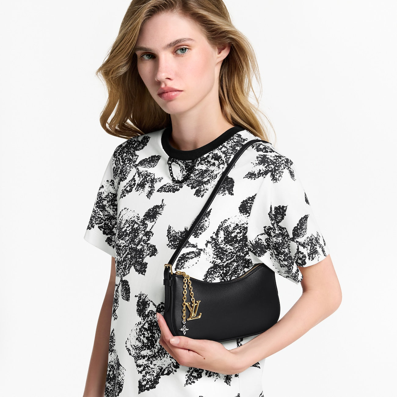 Louis Vuitton Pochette LV Bloom