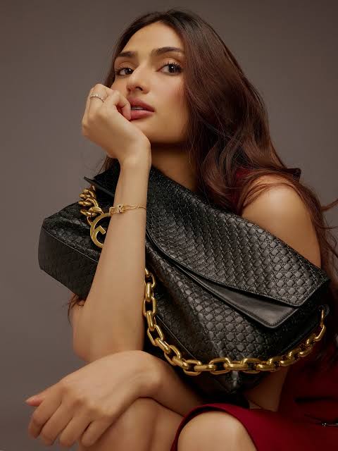 Gucci Signature Chain Shoulder Bag