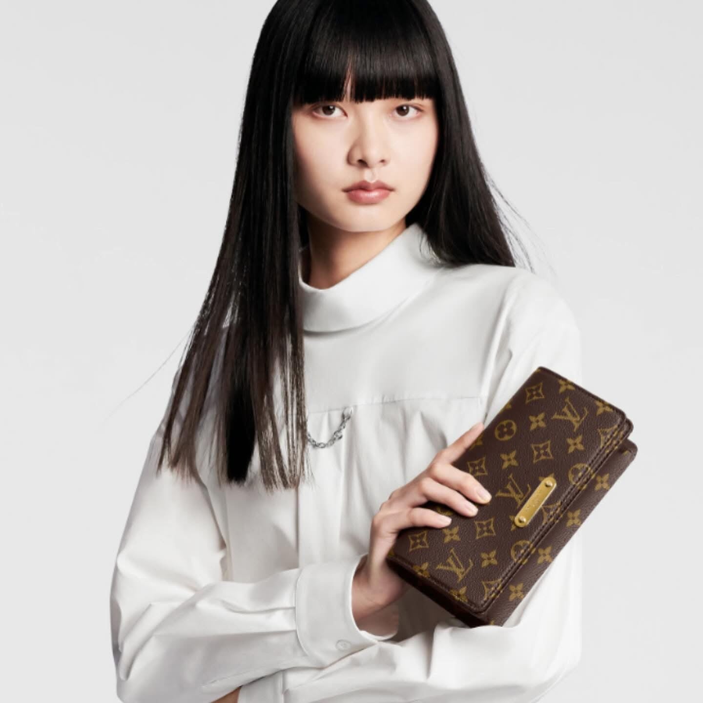 Louis Vuitton Wallet On Chain Lily Monogram