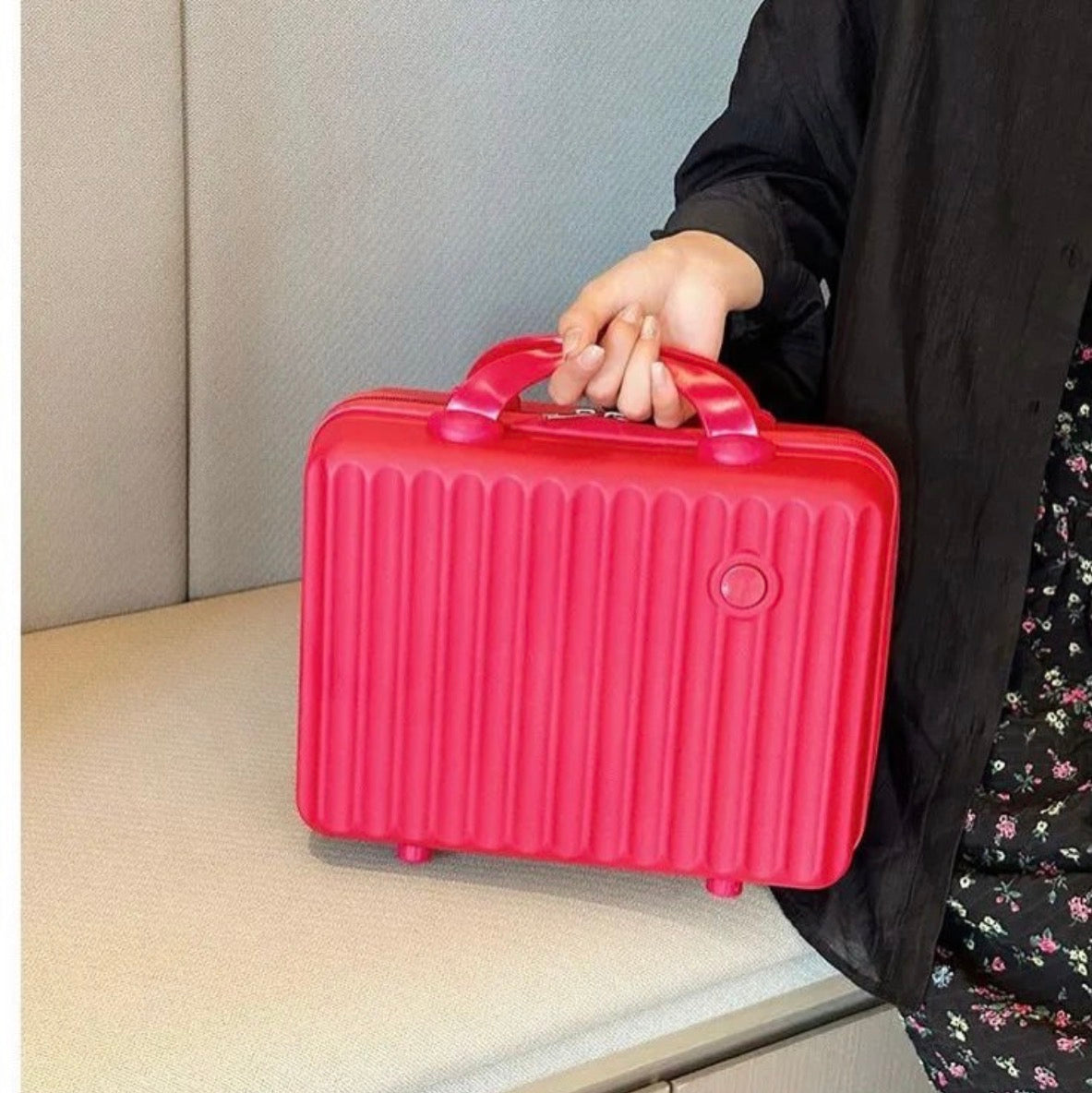 Travel Makeup & Cosmetic Case