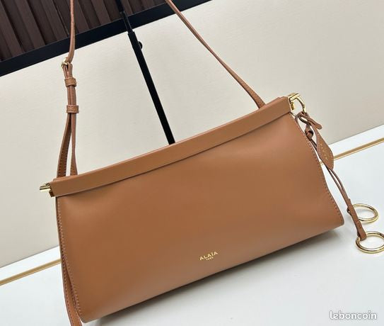 Alaïa Le Click Small Leather Shoulder Bag