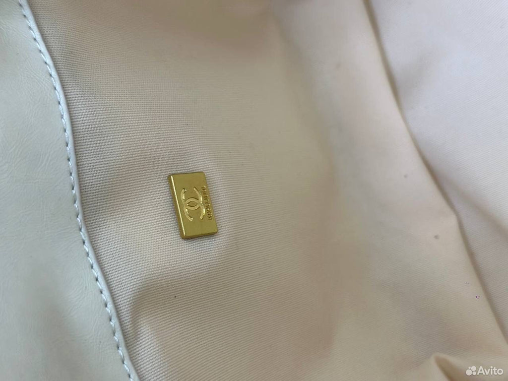 Chanel Vintage CC Chain Tote Bag