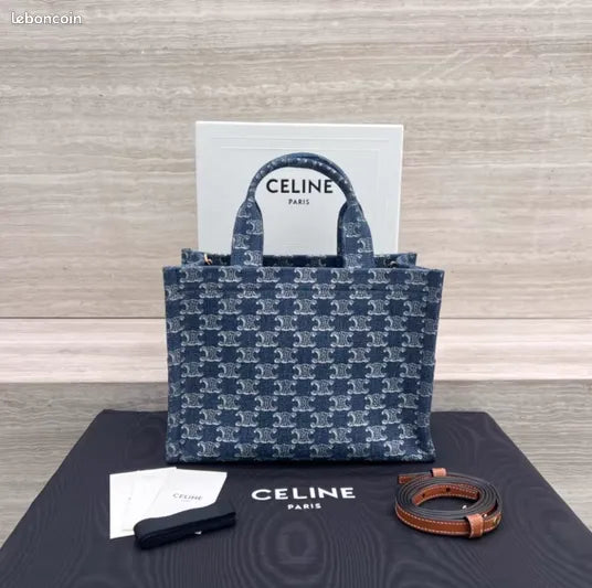 Celine Pre-Owned
Cabas Thais Triomphe Printed Canvas Small tote bag