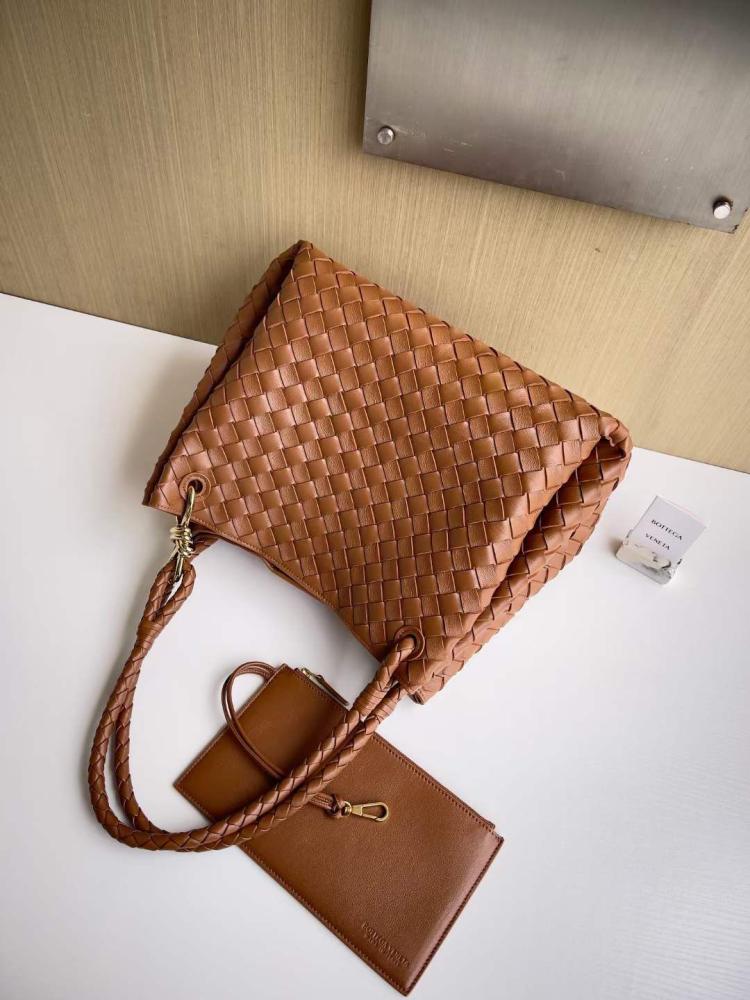 Bottega Veneta Small parachute women&#39;s leather bag