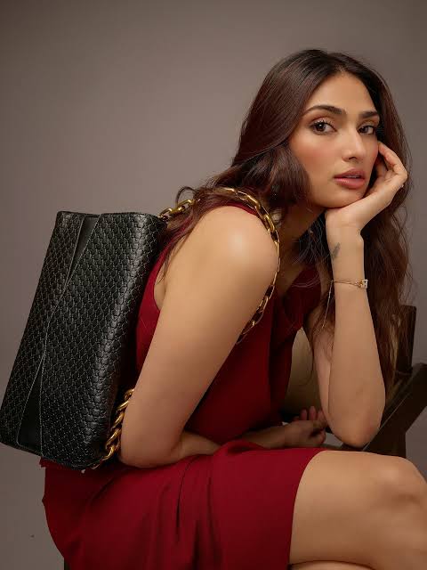 Gucci Signature Chain Shoulder Bag
