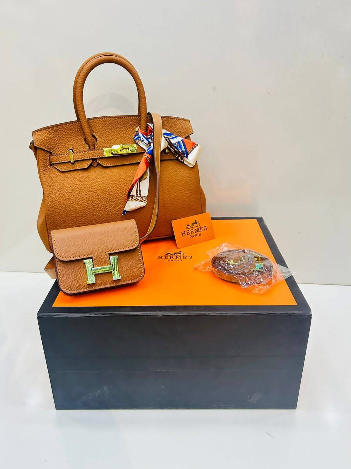 Hermès Birkin Style Bag
– With Mini H Wallet
