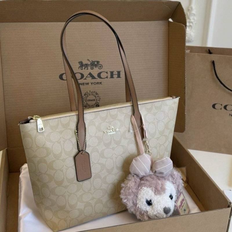 Coach Gallery Tote in Signature Canvas