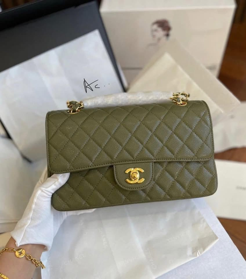 Chanel Classic Flap Bag – Medium Caviar