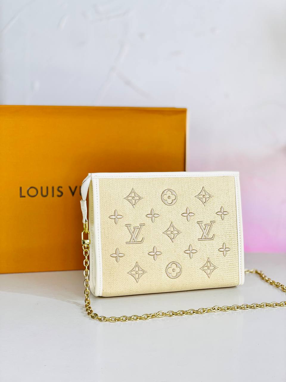 LV CLUTCH