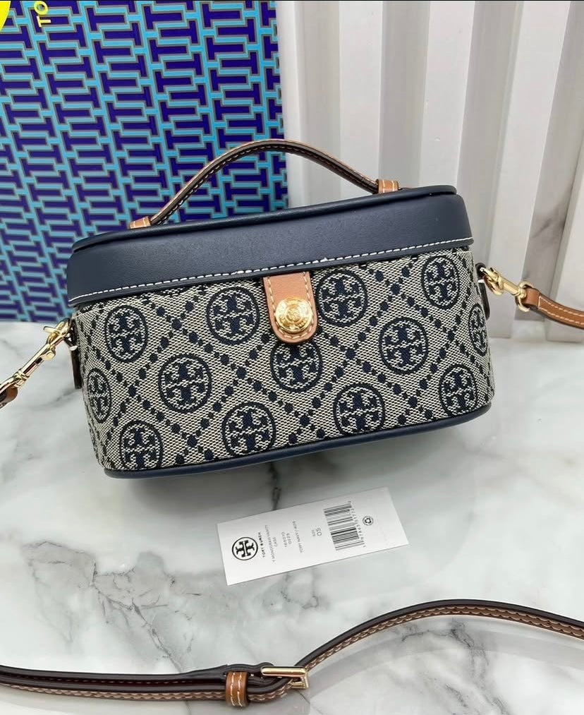Tory Burch T MONOGRAM VANITY CASE
