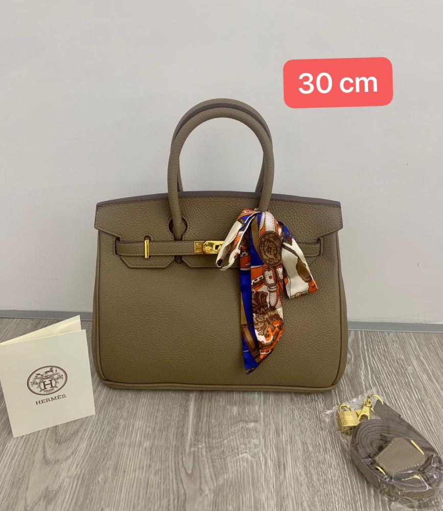 Hermès Birkin Style Bag
– With Mini H Wallet