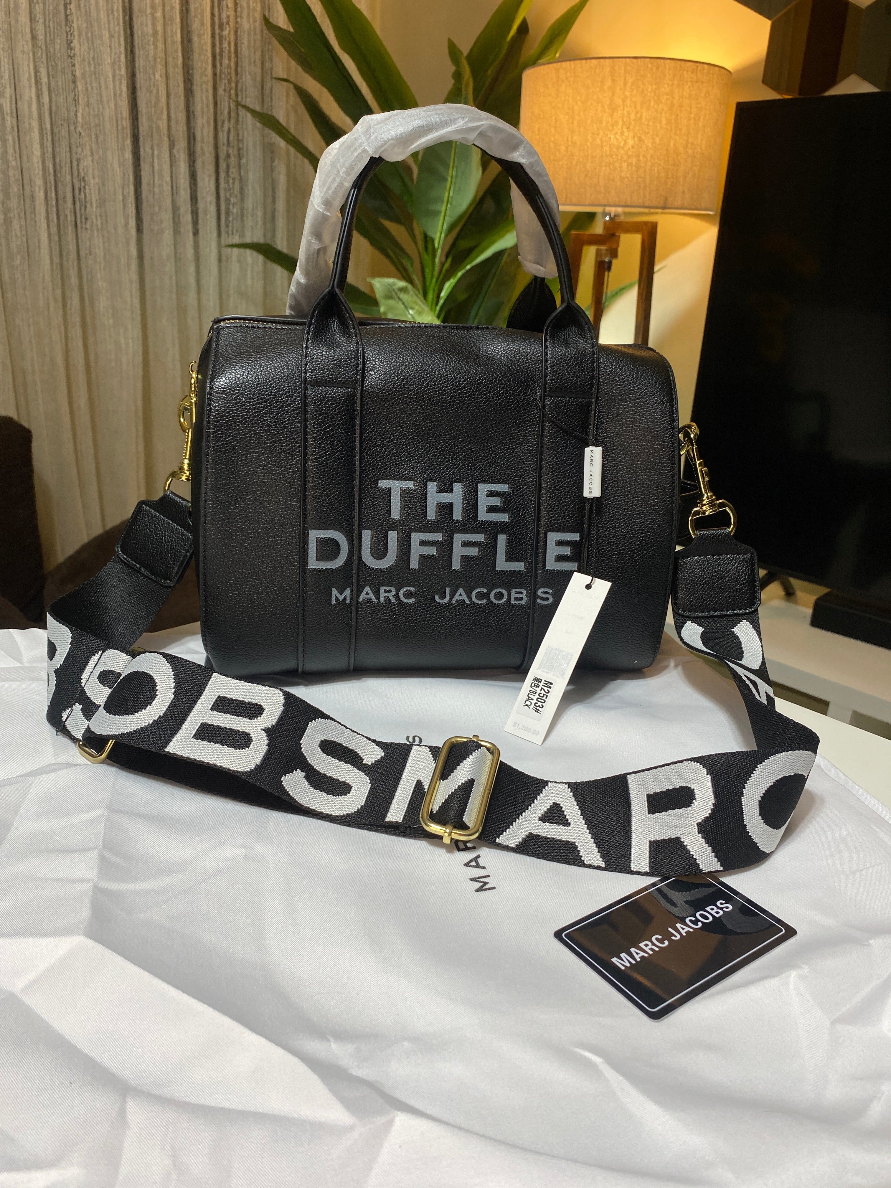 MARC JACOBS The Duffle Bag in Black