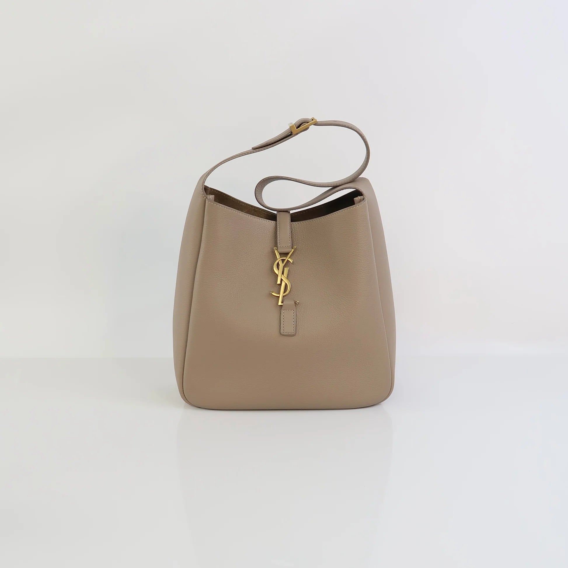 Saint Laurent LE 5 À 7 Hobo Bag in Smooth Leather