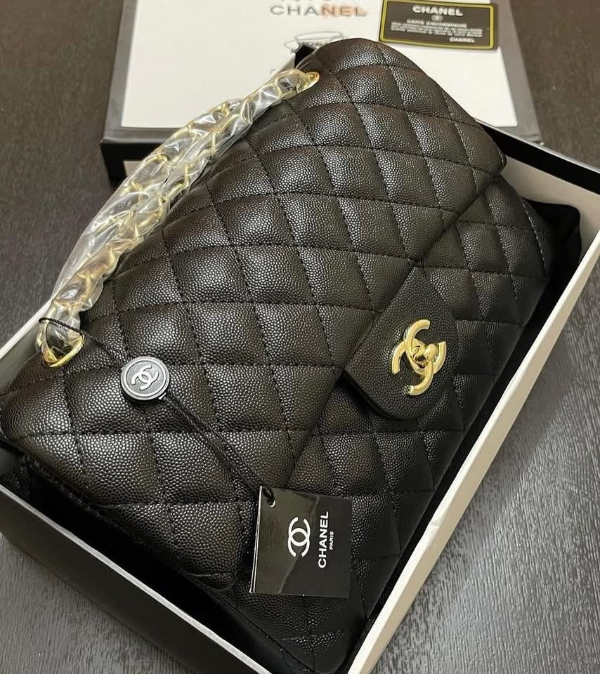 Chanel Classic Flap Bag – Medium Caviar
