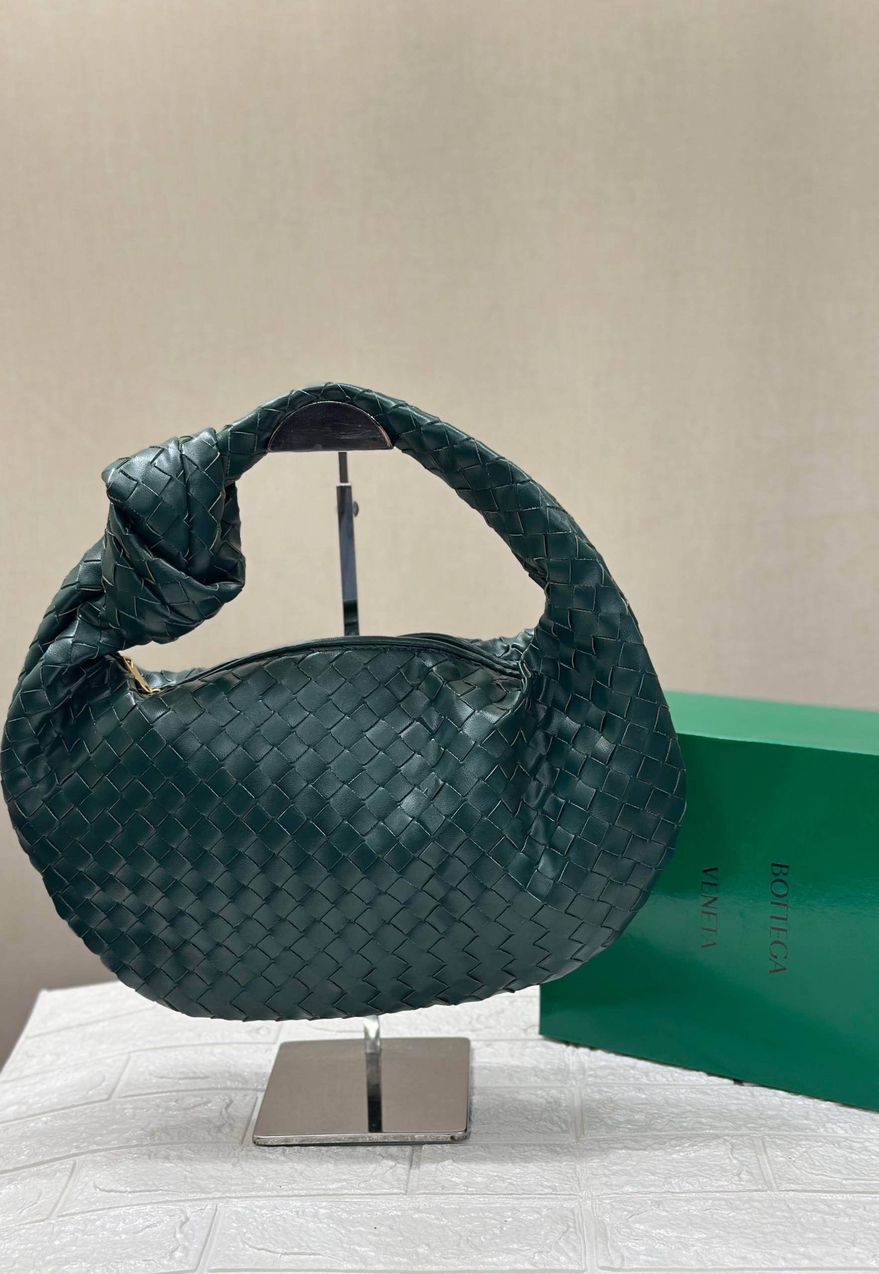 Bottega Veneta Large Intrecciato Hobo Bag