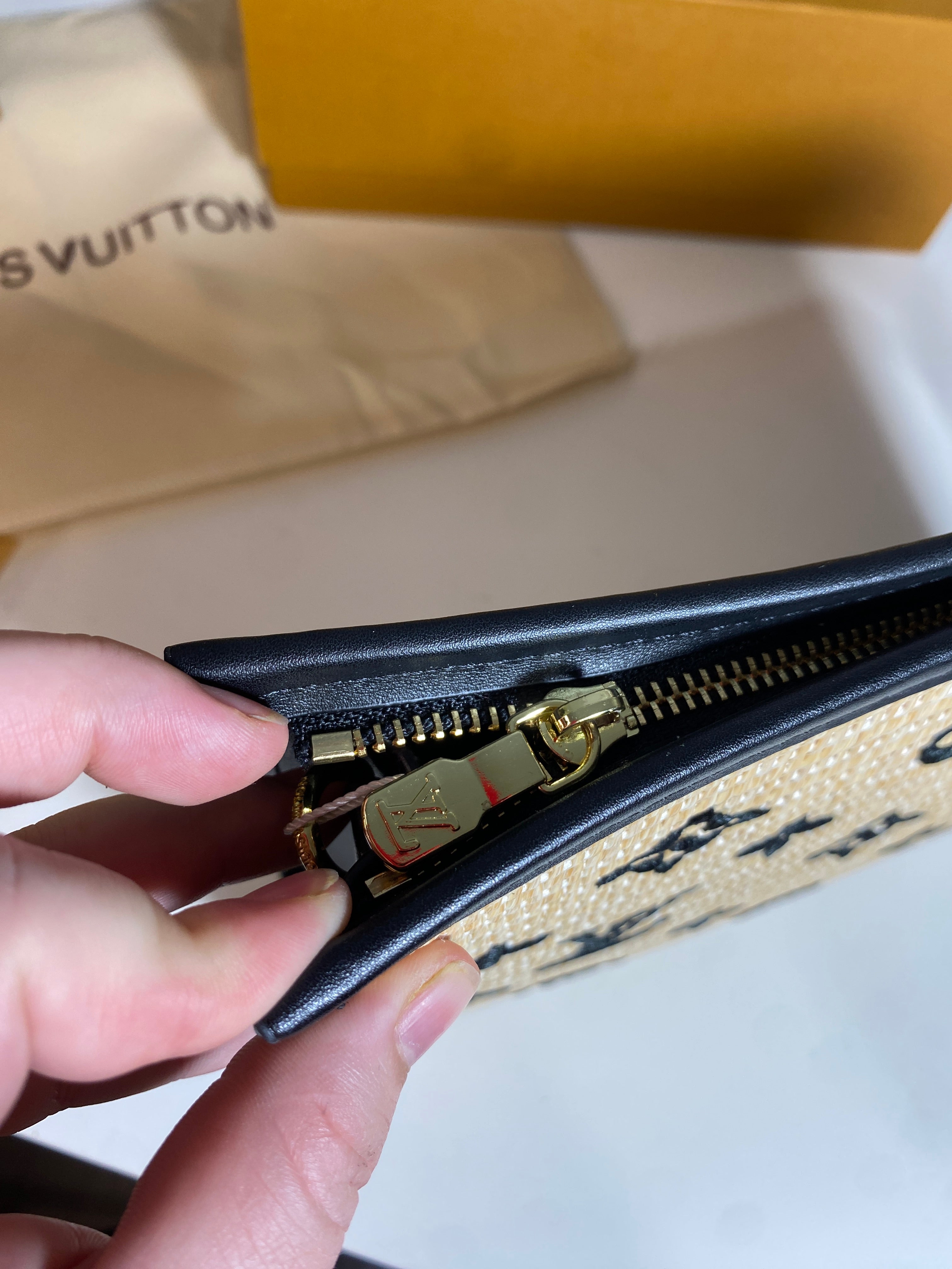 LV CLUTCH