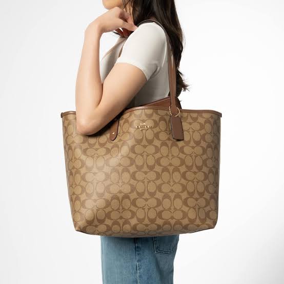 Coach Reversible City Tote with Removable Pouch-Double sided