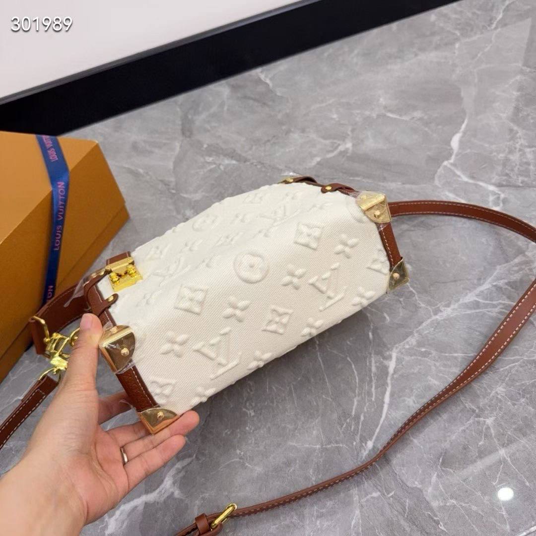 Louis Vuitton Coussin Pochette – White