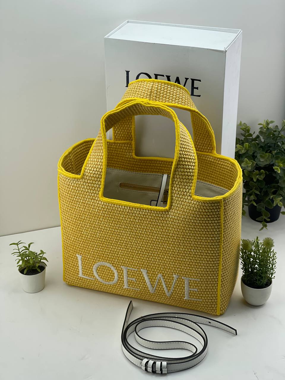 Loewe Standard A5 Tote in Raffia