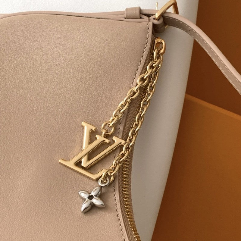 Louis Vuitton Pochette LV Bloom