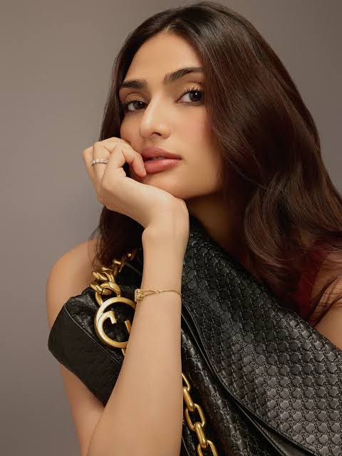 Gucci Signature Chain Shoulder Bag