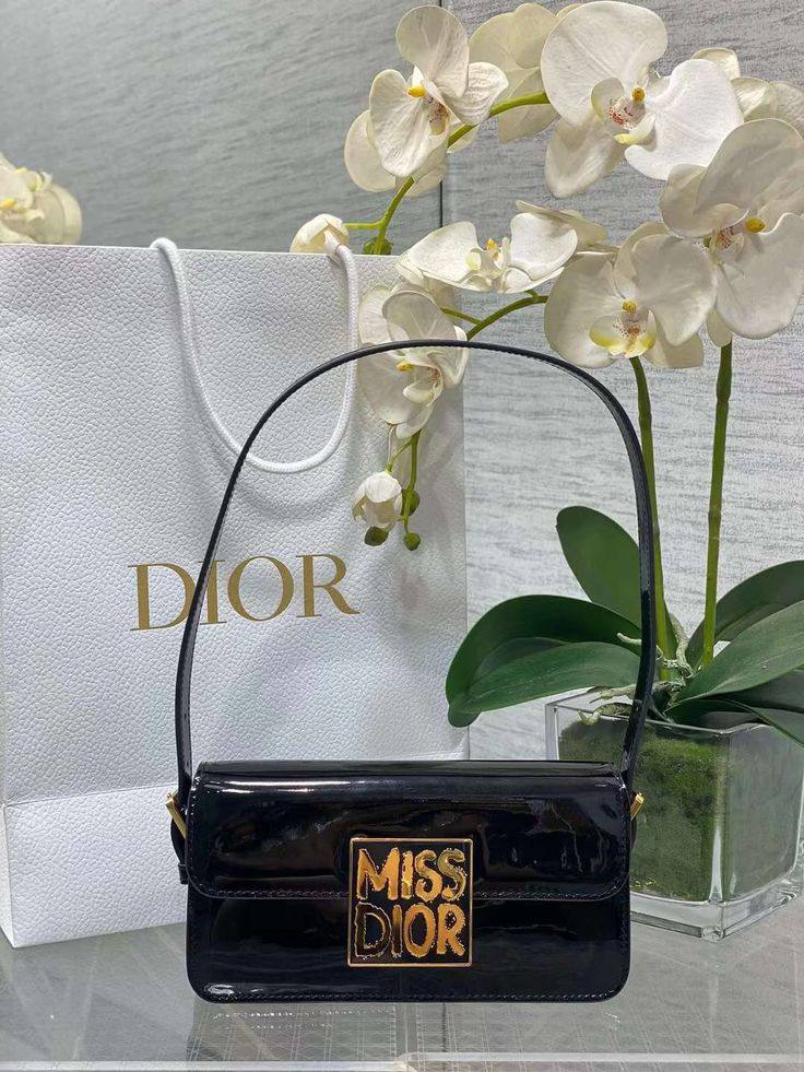 MISS DIOR