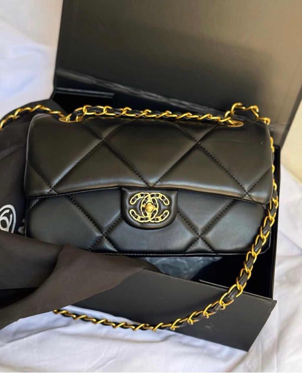 Chanel 19 Flap Bag - Smooth Edition