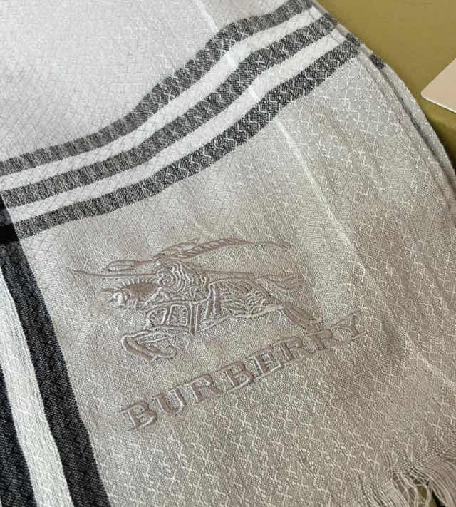 Burberry Lightweight  Scarf