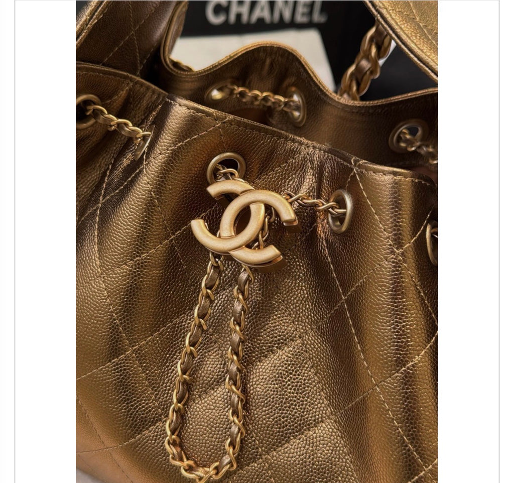 CHANEL Caviar Quilted 25 Handbag
