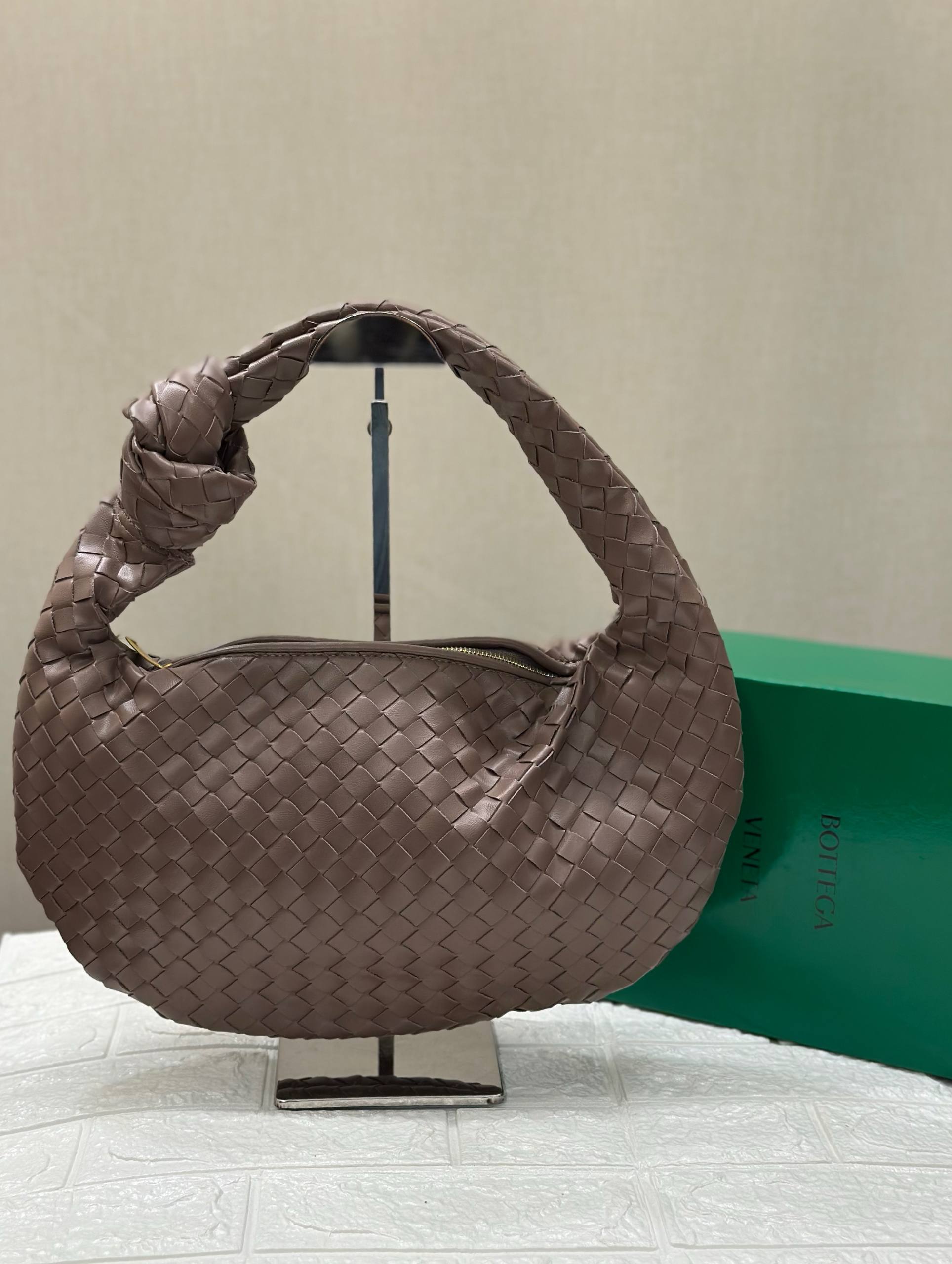 Bottega Veneta Large Intrecciato Hobo Bag