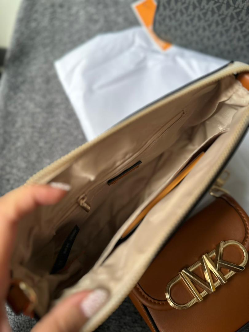 MICHAEL KORS PARKER EMPIRE SIGNATURE LOGO 2-IN-1 CROSSBODY BAG