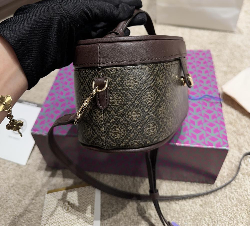 Tory Burch T MONOGRAM VANITY CASE