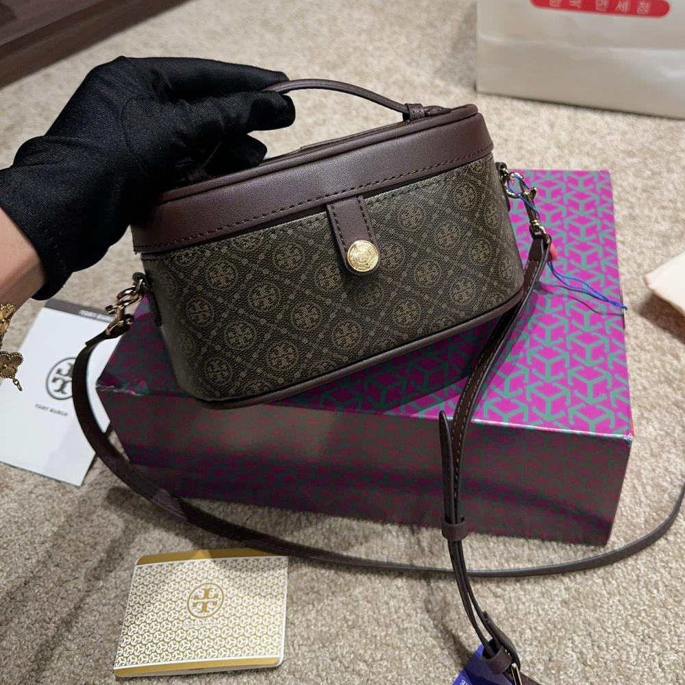 Tory Burch T MONOGRAM VANITY CASE