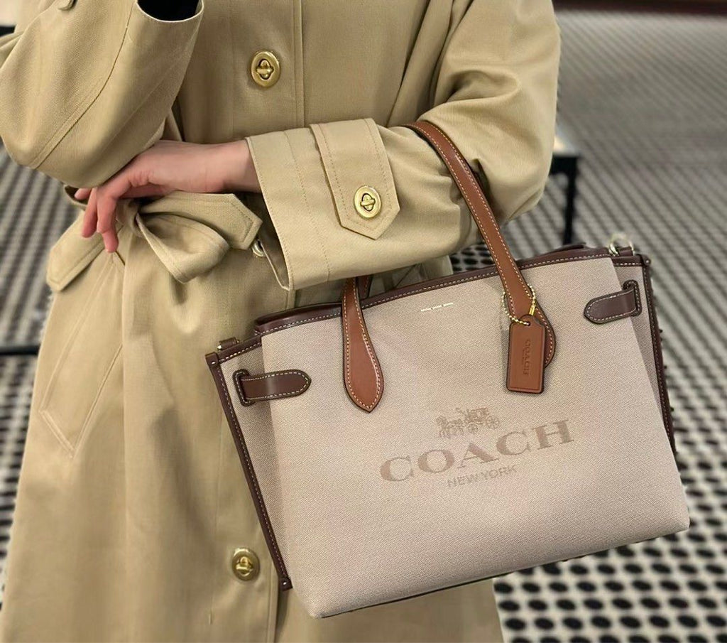 Coach Hanna Carryall