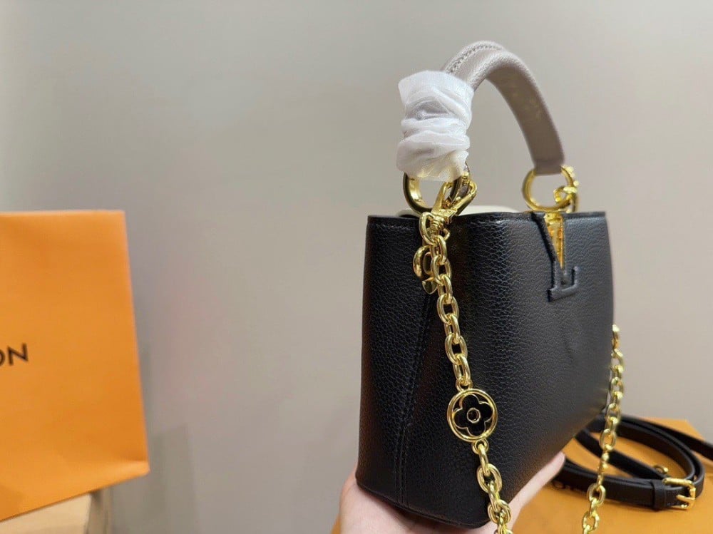 Louis Vuitton Capucines Mini