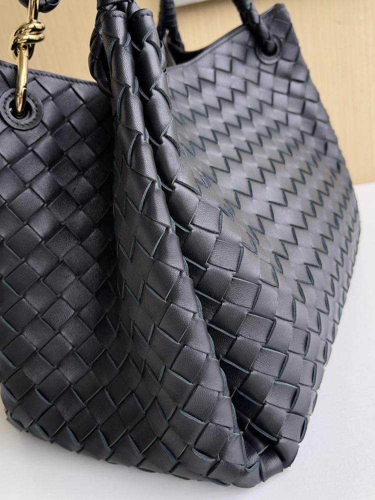 Bottega Veneta Intrecciato Shoulder Bag