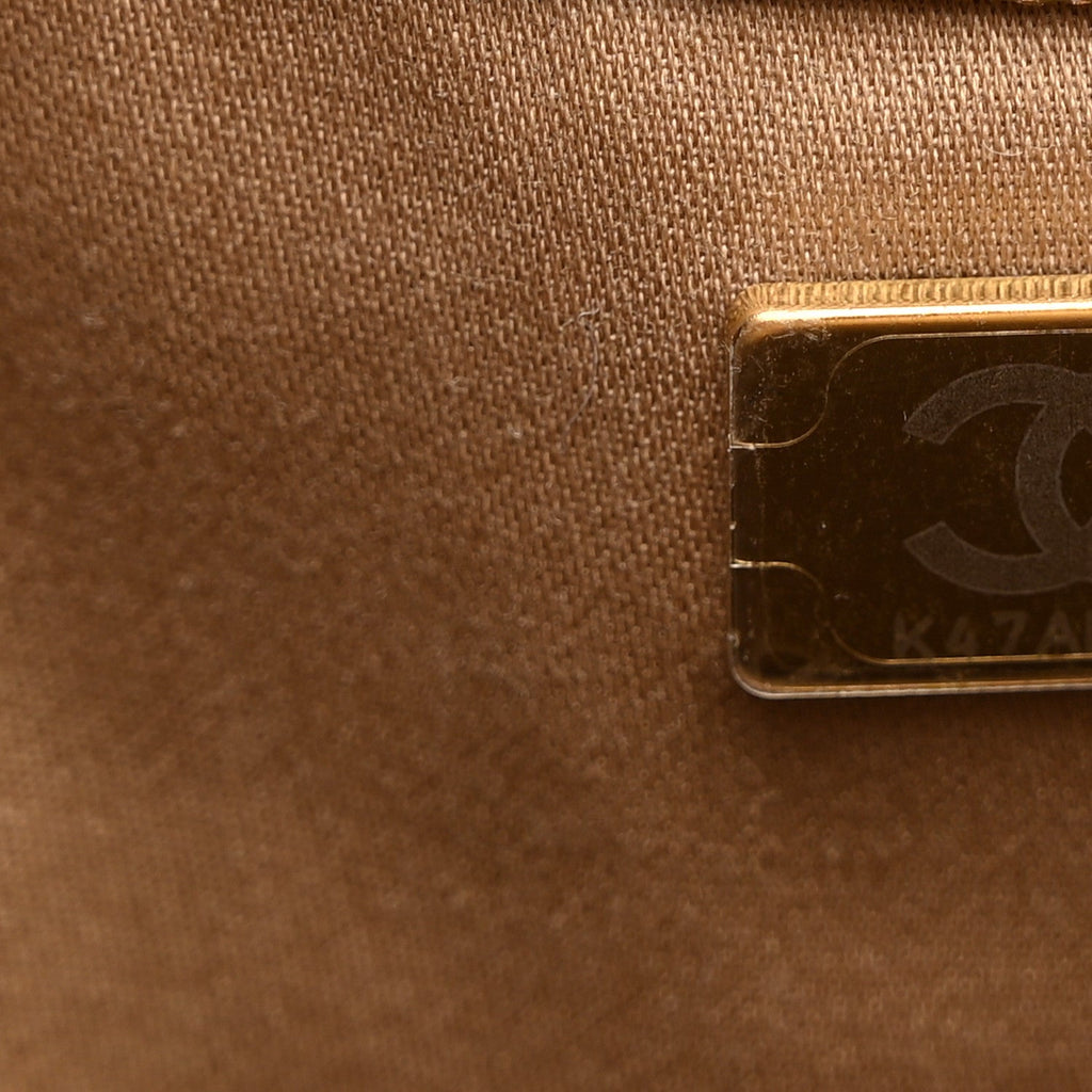 CHANEL Caviar Quilted 25 Handbag