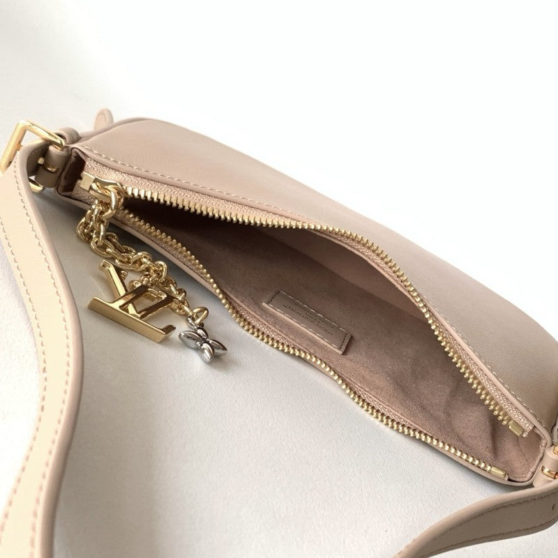 Louis Vuitton Pochette LV Bloom