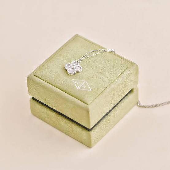 Van Cleef Vintage Alhambra pendant Silver Necklace